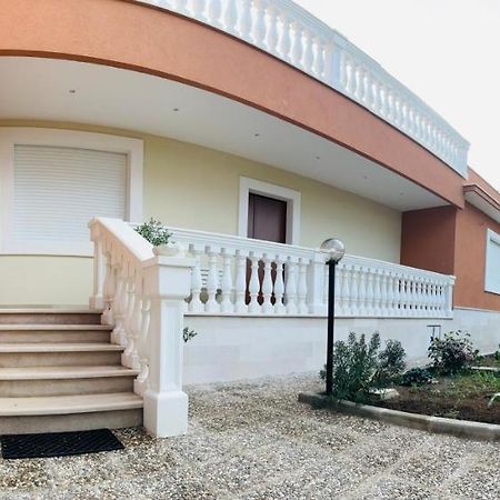 Villa Raffaele Trani Eksteriør billede