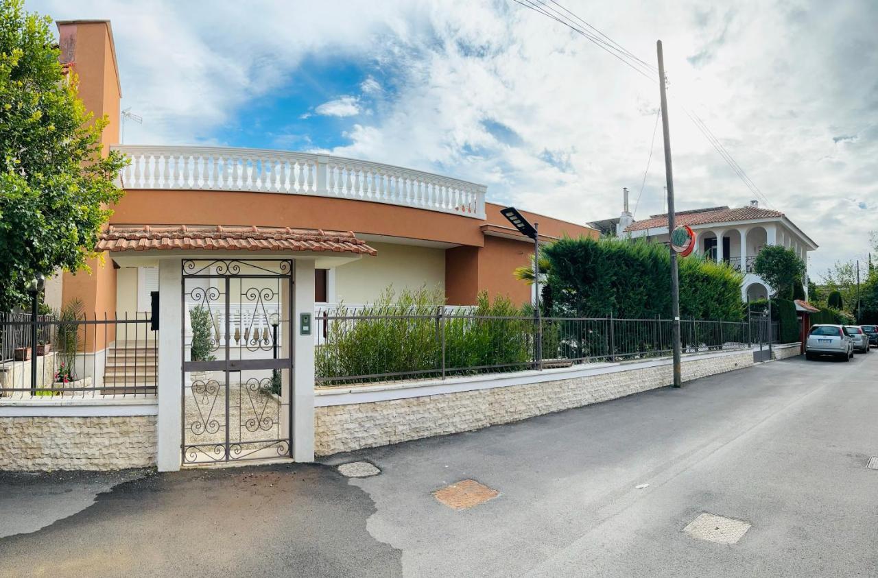 Villa Raffaele Trani Eksteriør billede