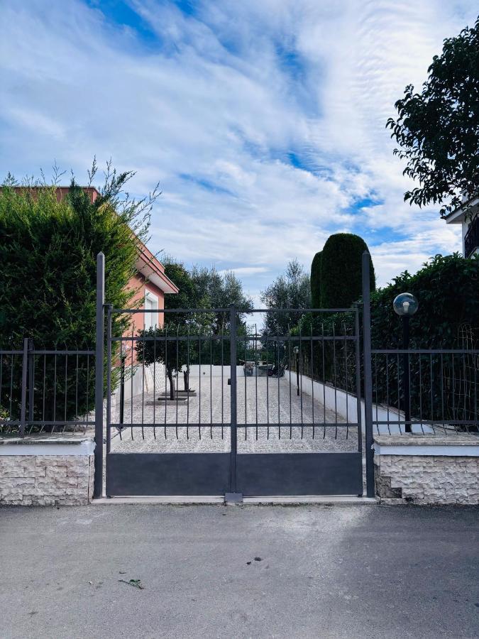 Villa Raffaele Trani Eksteriør billede